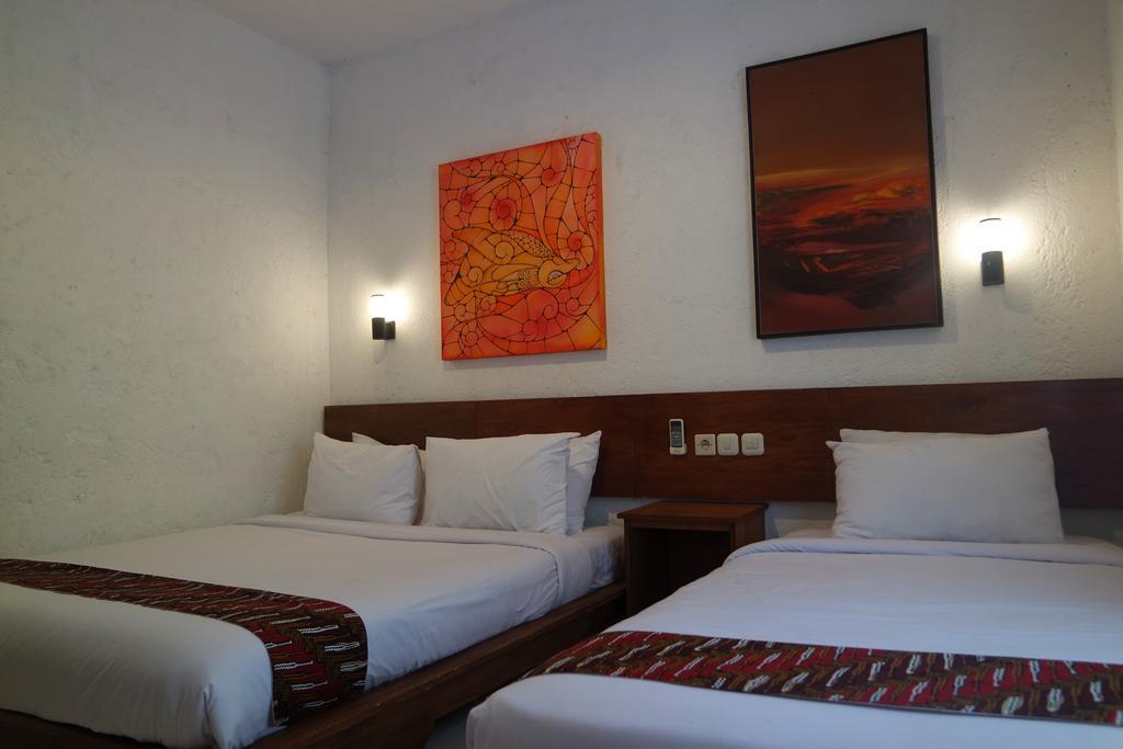Cempaka Borobudur Guest House Magelang Buitenkant foto
