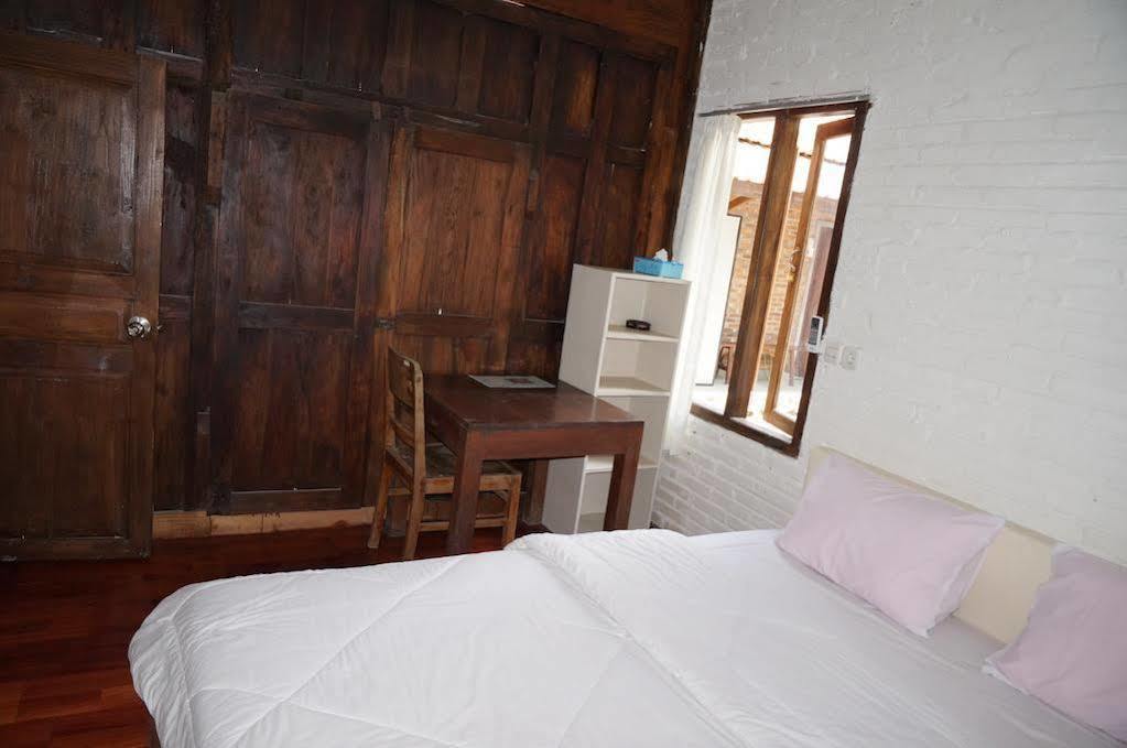 Cempaka Borobudur Guest House Magelang Buitenkant foto