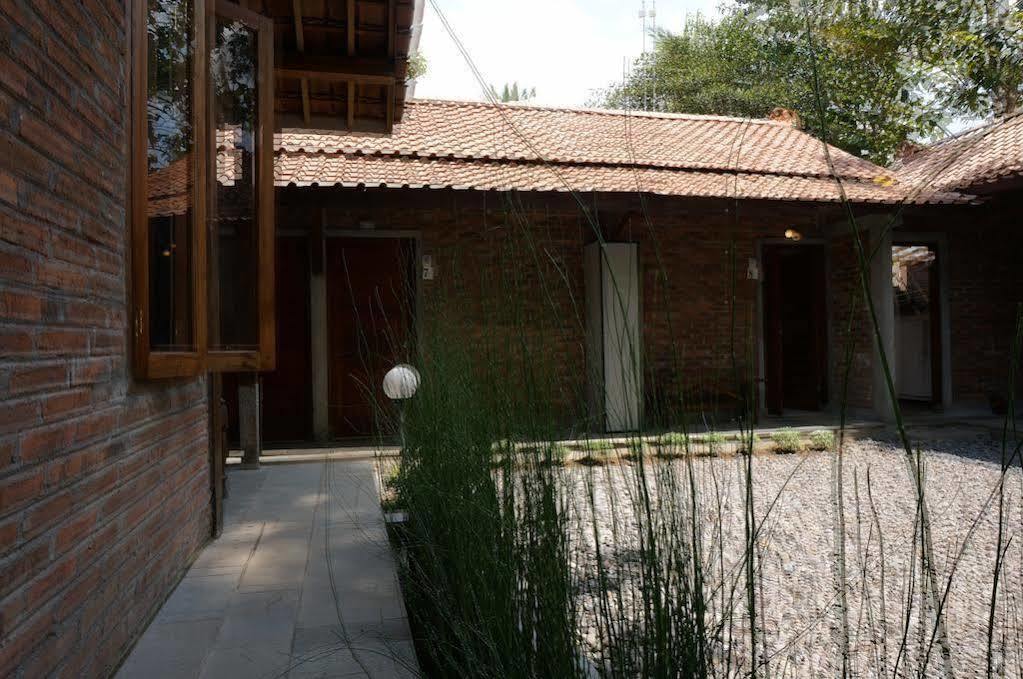 Cempaka Borobudur Guest House Magelang Buitenkant foto