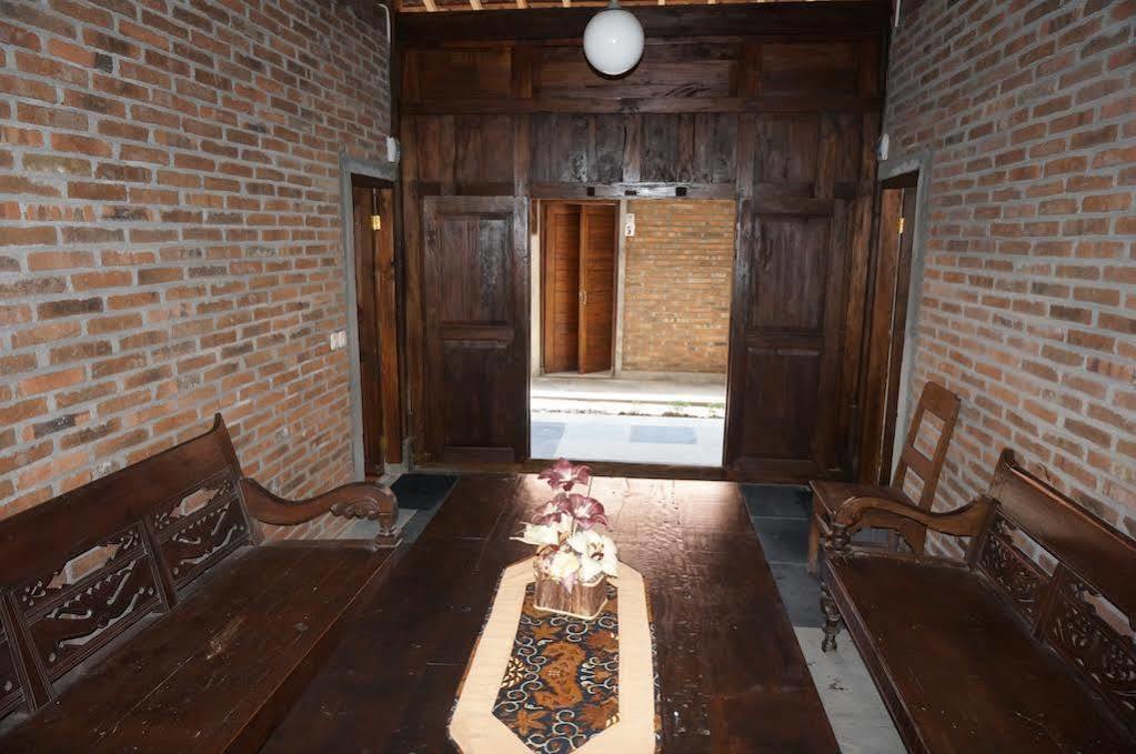 Cempaka Borobudur Guest House Magelang Buitenkant foto