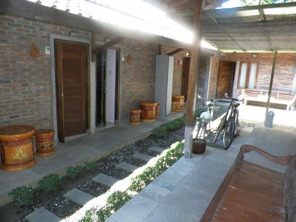 Cempaka Borobudur Guest House Magelang Buitenkant foto