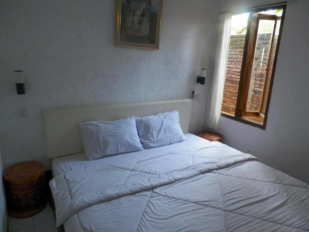Cempaka Borobudur Guest House Magelang Buitenkant foto