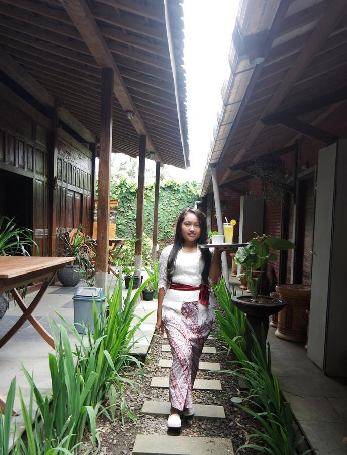 Cempaka Borobudur Guest House Magelang Buitenkant foto