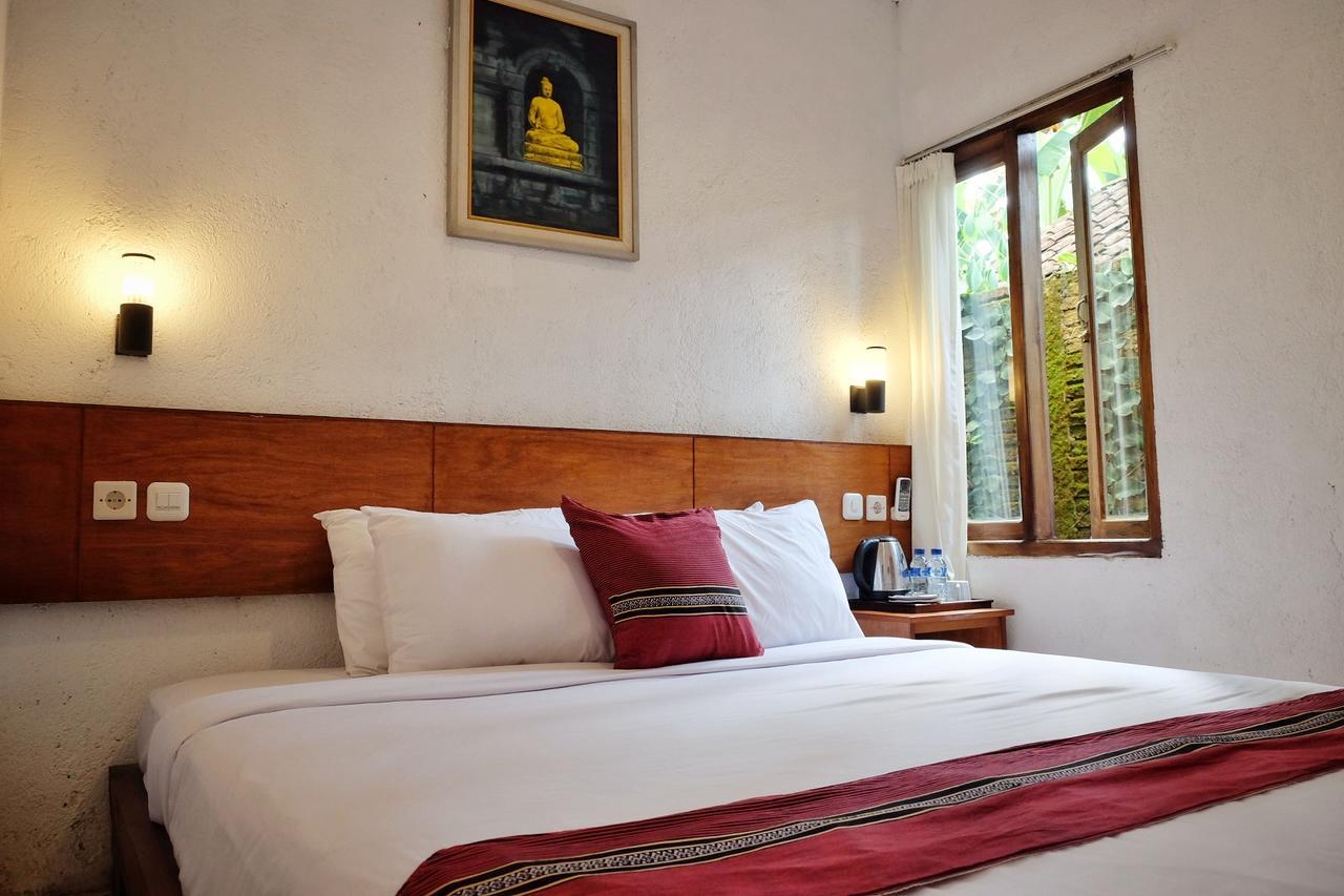 Cempaka Borobudur Guest House Magelang Buitenkant foto