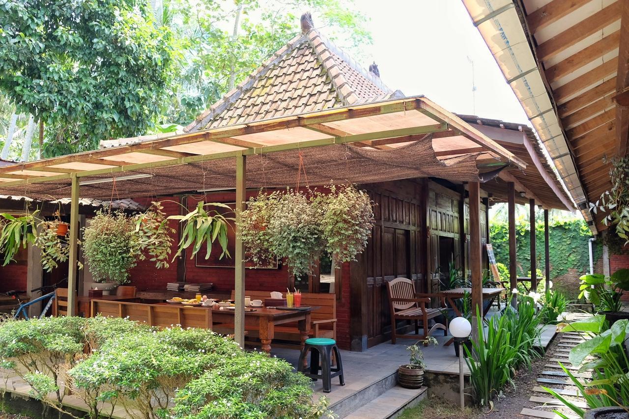 Cempaka Borobudur Guest House Magelang Buitenkant foto