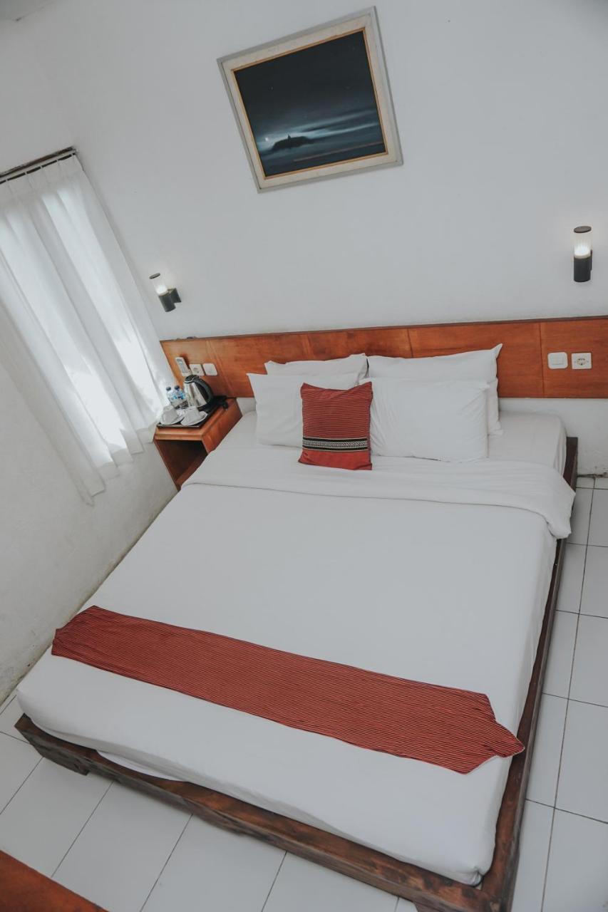 Cempaka Borobudur Guest House Magelang Buitenkant foto